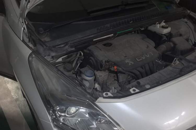 Used Peugeot 3008 2013 2.0L Automatic Trend Edition Engine Bay Right
