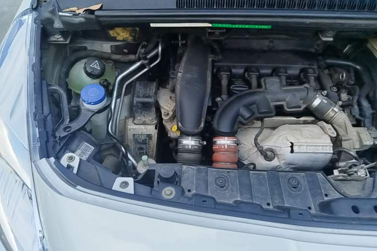 Used Peugeot 3008 2013 1.6THP Automatic Prestige Edition Engine Bay Right