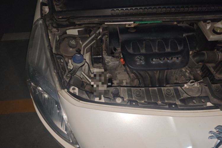 Used Peugeot 3008 2013 2.0L Automatic Trend Edition Engine Bay Right