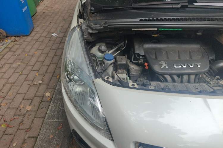 Used Peugeot 3008 2013 2.0L Automatic Classic Edition Engine Bay Right