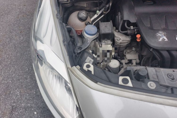 Used Peugeot 3008 2013 2.0L Automatic Trend Edition Engine Bay Right