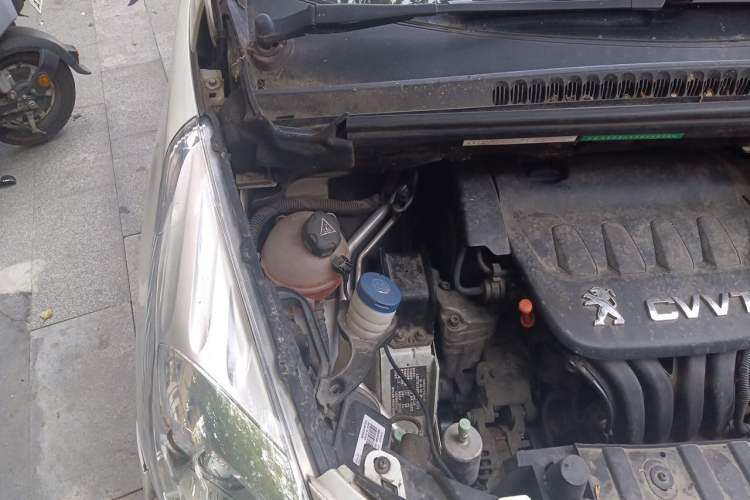 Used Peugeot 3008 2013 2.0L Automatic Trend Edition Engine Bay Right