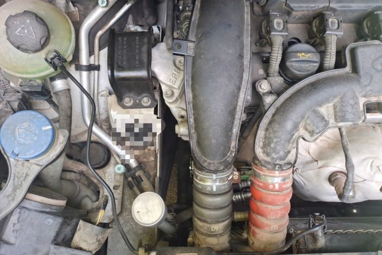 Used Peugeot 3008 2013 1.6THP Automatic Prestige Edition Engine Bay Right