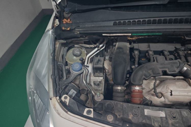 Used Peugeot 3008 2013 1.6THP Roland Garros Edition Engine Bay Right