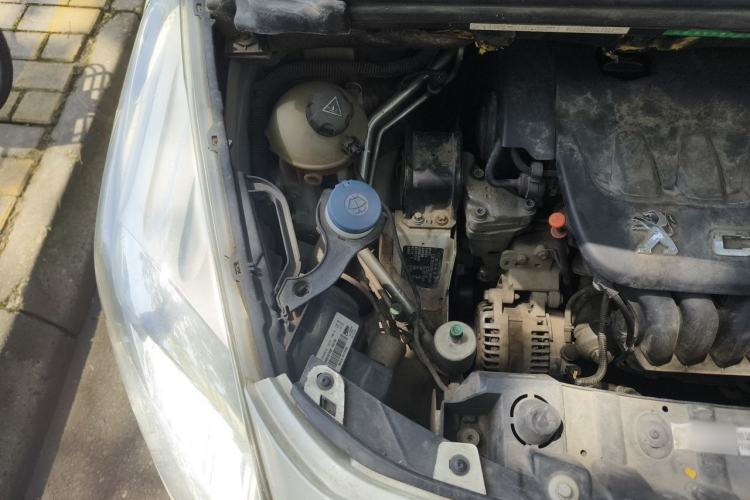 Used Peugeot 3008 2013 2.0L Automatic Trend Edition Engine Bay Right