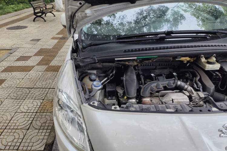 Used Peugeot 3008 2013 1.6THP Automatic Prestige Edition Engine Bay Right