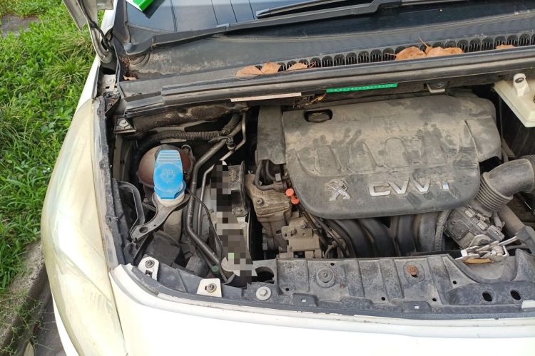 Used Peugeot 3008 2013 2.0L Automatic Trend Edition Engine Bay Right