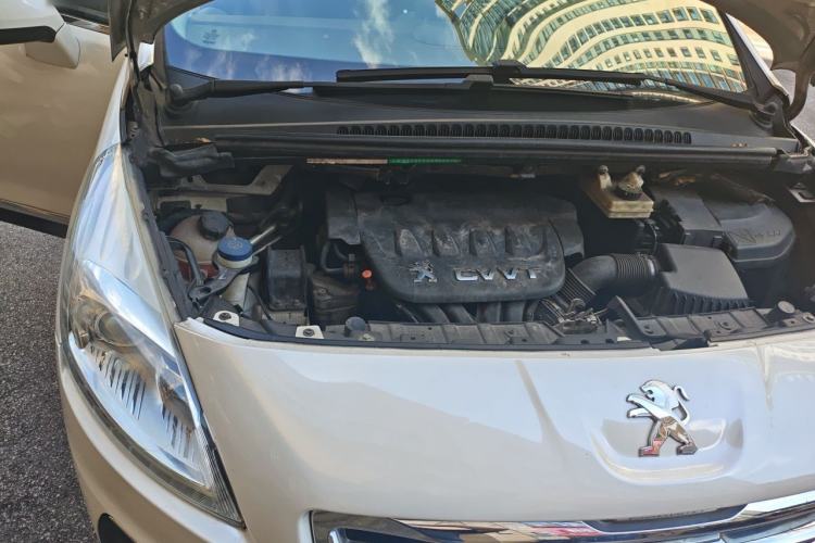 Used Peugeot 3008 2013 2.0L Automatic Classic Edition Engine Bay Right