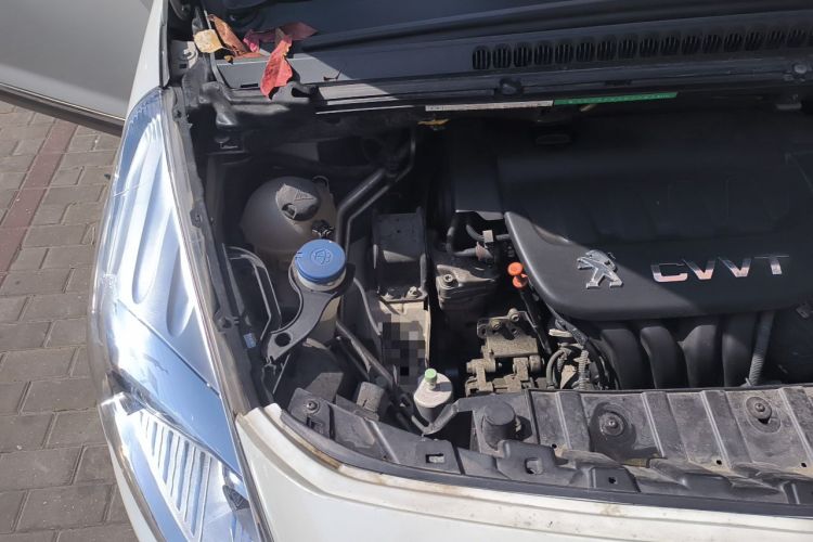 Used Peugeot 3008 2013 2.0L Automatic Trend Edition Engine Bay Right