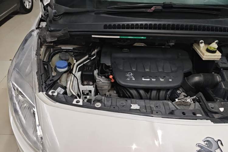 Used Peugeot 3008 2013 2.0L Automatic Classic Edition Engine Bay Right