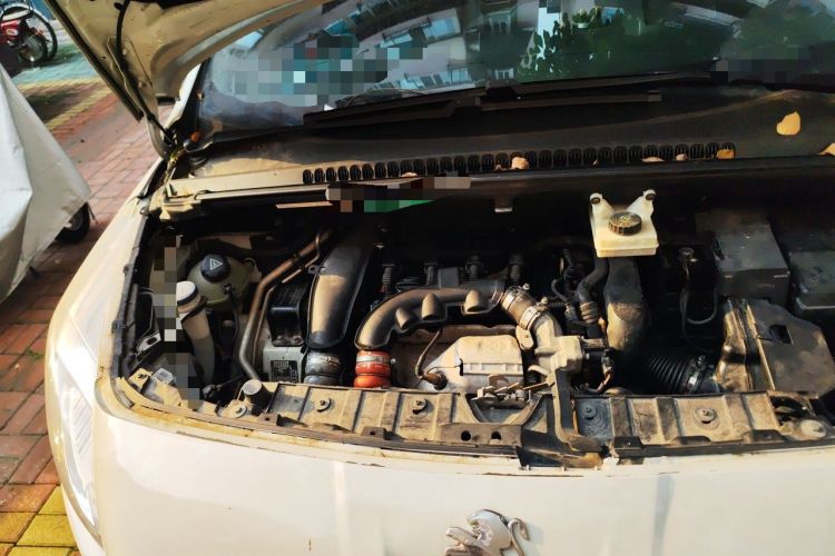 Used Peugeot 3008 2013 1.6THP Automatic Prestige Edition Engine Bay Right