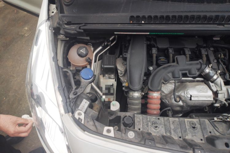 Used Peugeot 3008 2013 1.6THP Automatic Prestige Edition Engine Bay Right