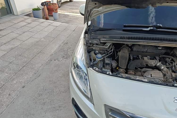 Used Peugeot 3008 2013 1.6THP Automatic Prestige Edition Engine Bay Right
