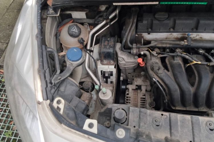 Used Peugeot 3008 2013 2.0L Automatic Trend Edition Engine Bay Right