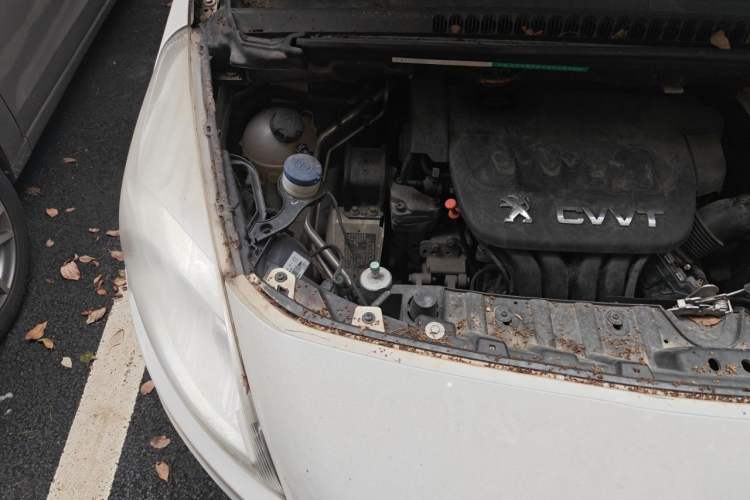 Used Peugeot 3008 2013 2.0L Automatic Trend Edition Engine Bay Right