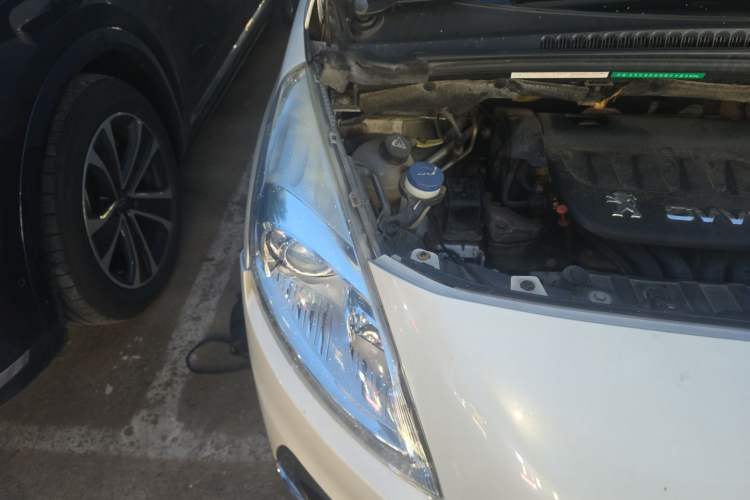 Used Peugeot 3008 2013 2.0L Automatic Trend Edition Engine Bay Right