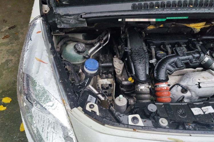 Used Peugeot 3008 2013 1.6THP Automatic Prestige Edition Engine Bay Right