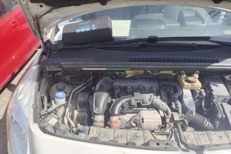 Used Peugeot 3008 2013 1.6THP Roland Garros Edition Engine Bay Right