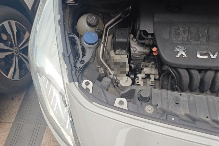 Used Peugeot 3008 2013 2.0L Automatic Trend Edition Engine Bay Right