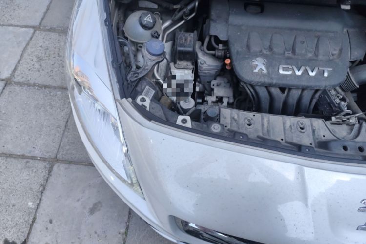 Used Peugeot 3008 2013 2.0L Automatic Trend Edition Engine Bay Right