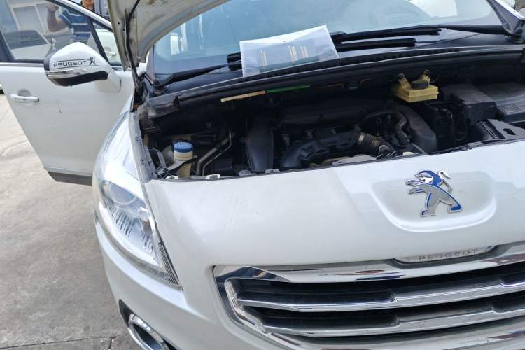 Used Peugeot 3008 2013 1.6THP Roland Garros Edition Engine Bay Right