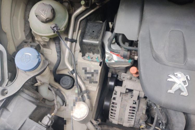 Used Peugeot 3008 2013 2.0L Automatic Trend Edition Engine Bay Right