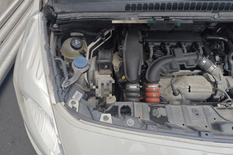 Used Peugeot 3008 2013 1.6THP Roland Garros Edition Engine Bay Right