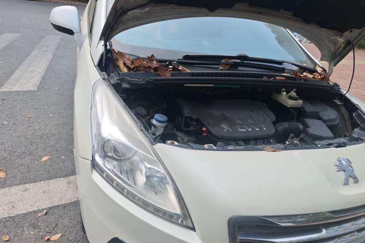 Used Peugeot 3008 2013 2.0L Automatic Trend Edition Engine Bay Right