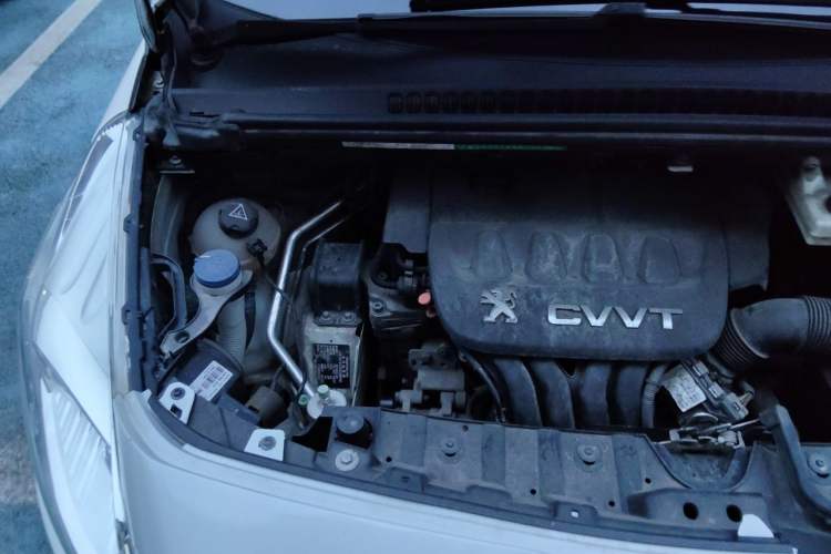 Used Peugeot 3008 2013 2.0L Automatic Trend Edition Engine Bay Right