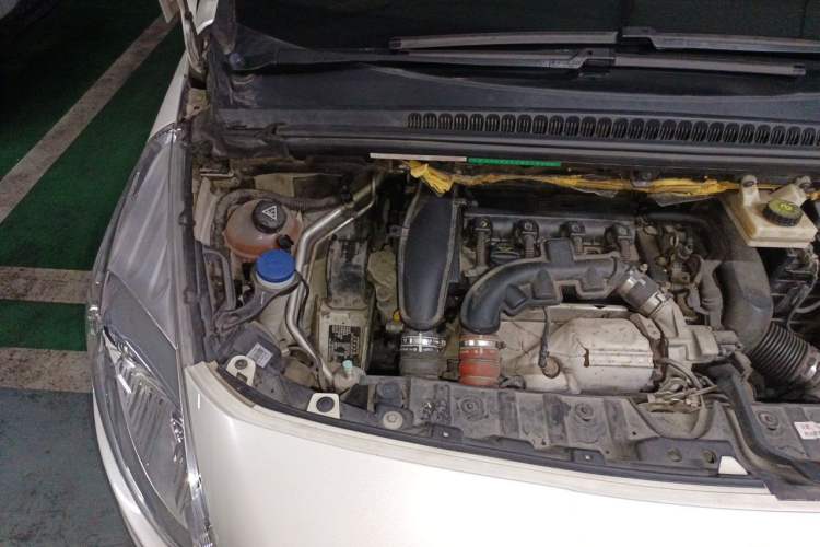 Used Peugeot 3008 2013 1.6THP Automatic Trend Edition Engine Bay Right