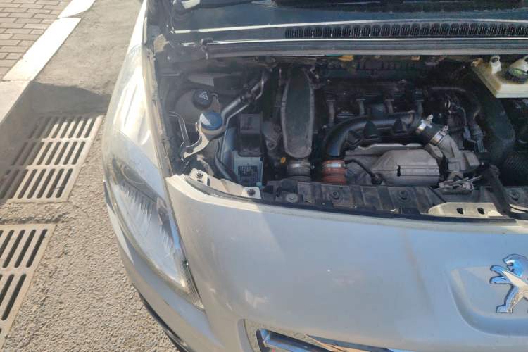 Used Peugeot 3008 2013 1.6THP Automatic Trend Edition Engine Bay Right