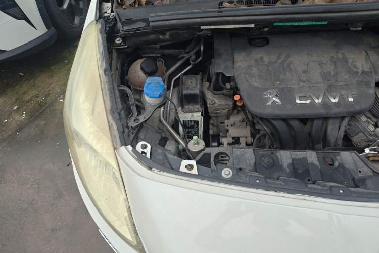 Used Peugeot 3008 2013 2.0L Automatic Trend Edition Engine Bay Right