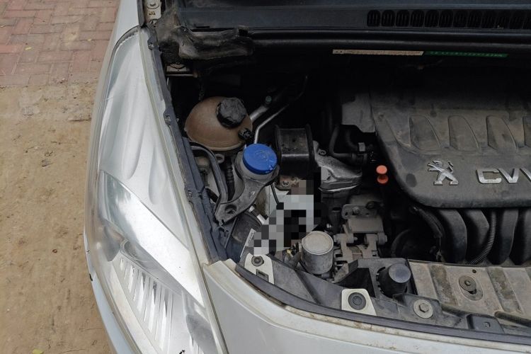 Used Peugeot 3008 2013 2.0L Automatic Trend Edition Engine Bay Right