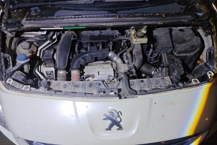 Used Peugeot 3008 2013 1.6THP Automatic Prestige Edition Engine Bay