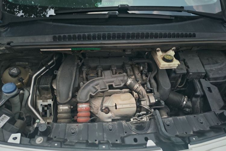 Used Peugeot 3008 2013 1.6THP Automatic Prestige Edition Engine Bay