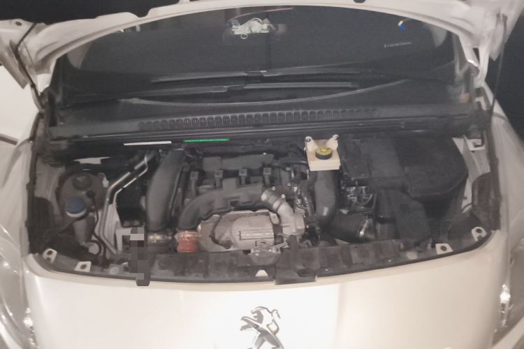 Used Peugeot 3008 2013 1.6THP Automatic Trend Edition Engine Bay