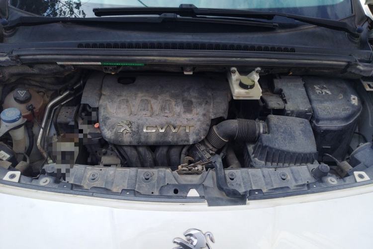 Used Peugeot 3008 2013 2.0L Automatic Trend Edition Engine Bay