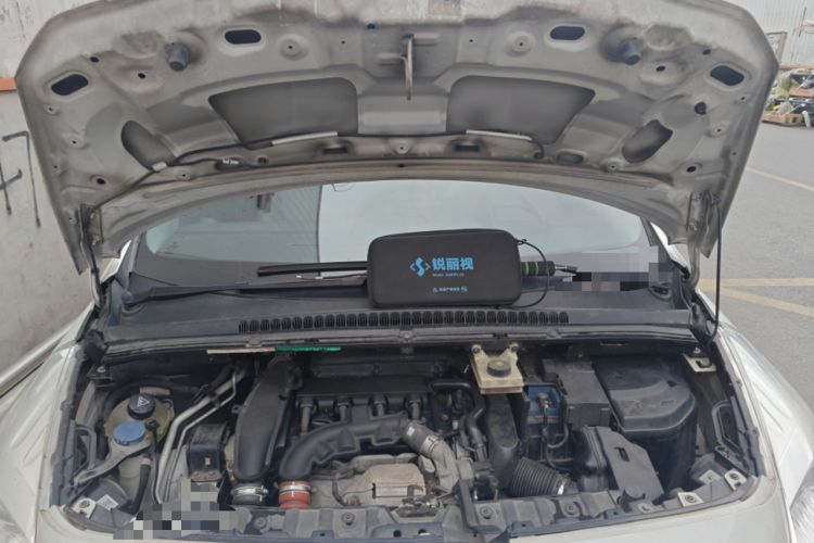 Used Peugeot 3008 2013 1.6THP Roland Garros Edition Engine Bay