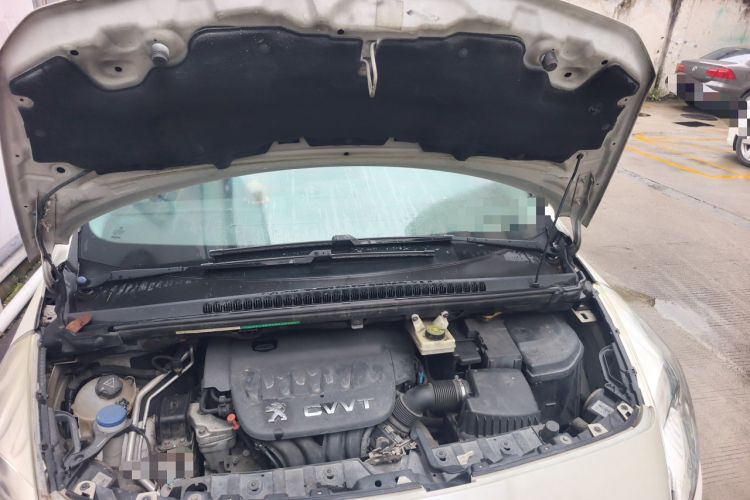 Used Peugeot 3008 2013 2.0L Automatic Trend Edition Engine Bay