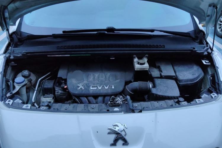 Used Peugeot 3008 2013 2.0L Automatic Trend Edition Engine Bay