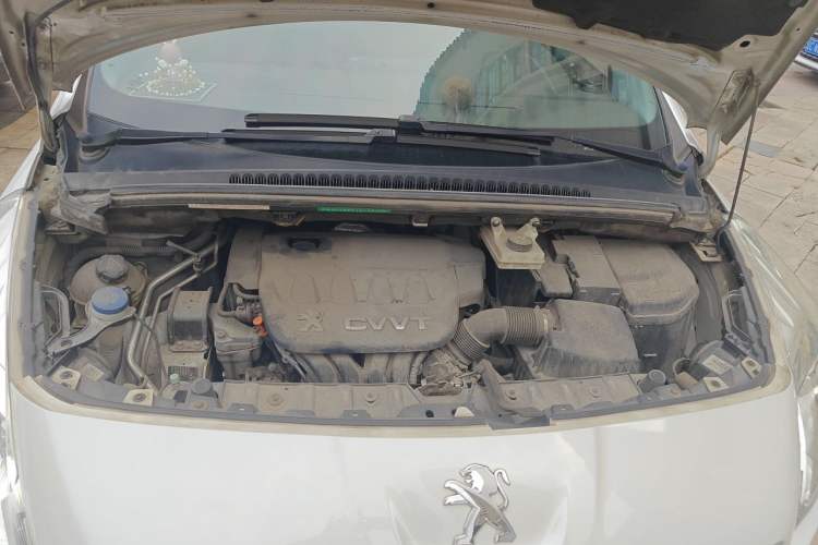 Used Peugeot 3008 2013 2.0L Automatic Trend Edition Engine Bay