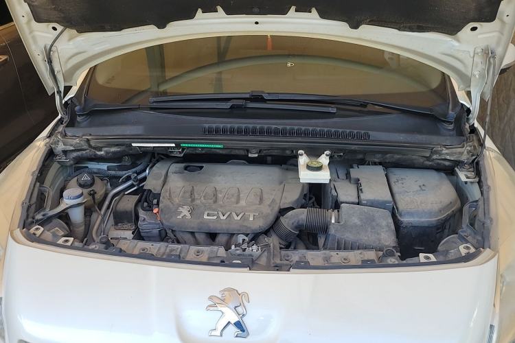 Used Peugeot 3008 2013 2.0L Automatic Trend Edition Engine Bay