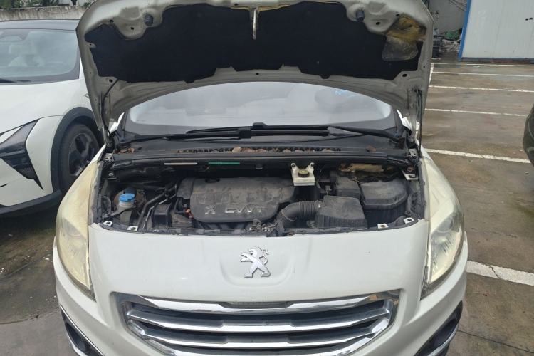 Used Peugeot 3008 2013 2.0L Automatic Trend Edition Engine Bay