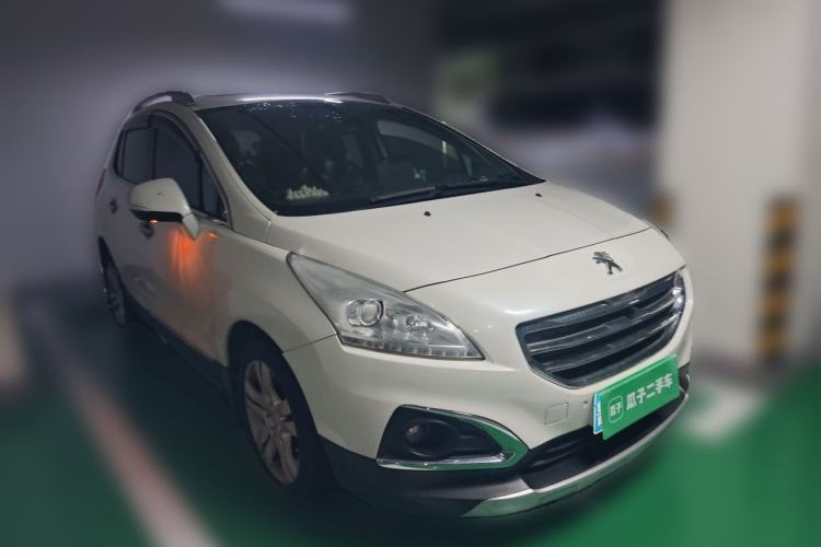 Used Peugeot 3008 2013 1.6THP Roland Garros Edition Front Right 45 Deg