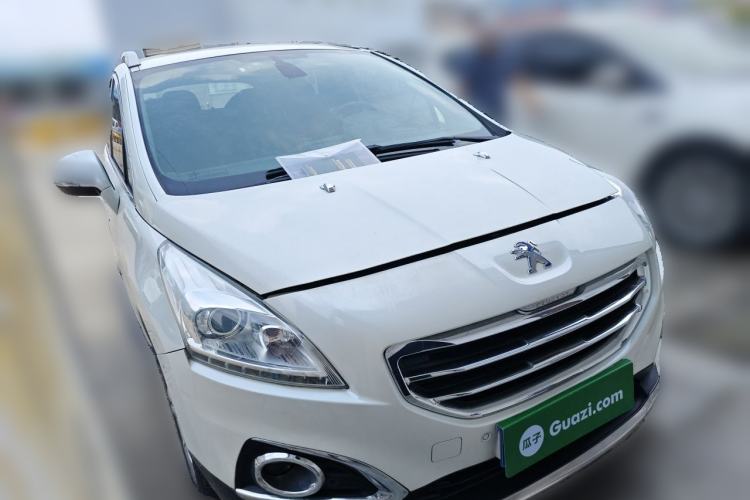 Used Peugeot 3008 2013 1.6THP Roland Garros Edition Front Right 45 Deg