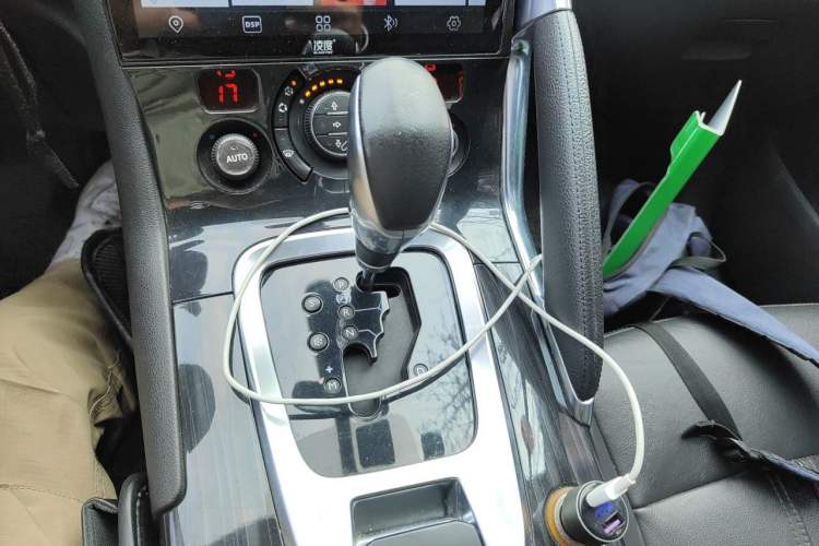 Used Peugeot 3008 2013 1.6THP Automatic Prestige Edition Gear Lever