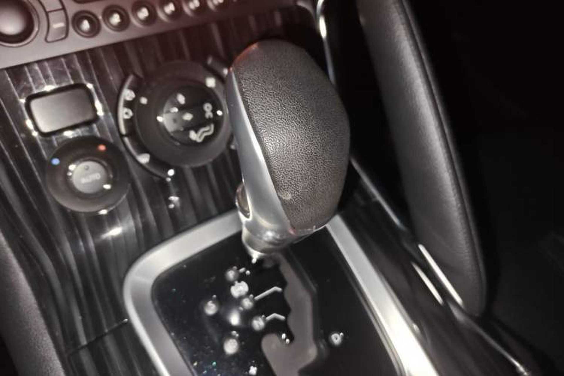 Used Peugeot 3008 2013 1.6THP Automatic Trend Edition Gear Lever