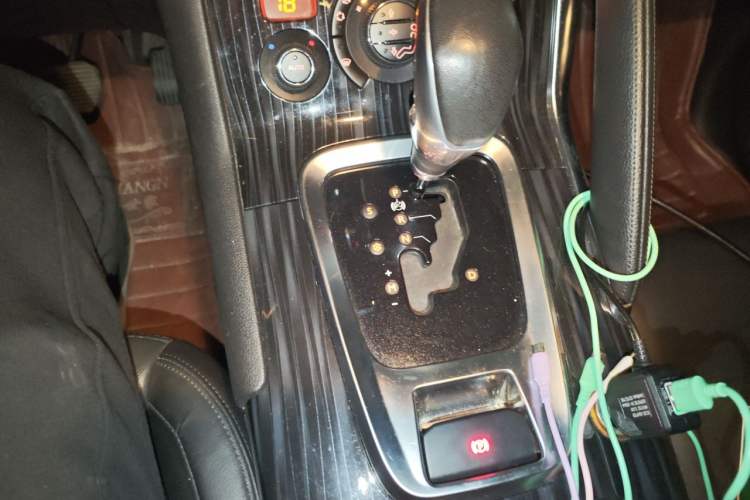 Used Peugeot 3008 2013 2.0L Automatic Trend Edition Gear Lever
