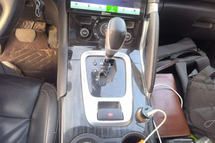 Used Peugeot 3008 2013 1.6THP Automatic Prestige Edition Gear Lever