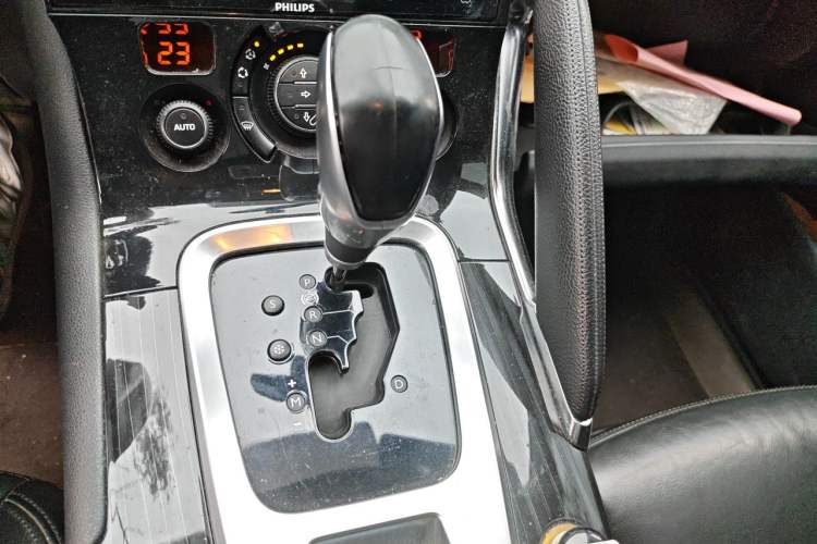 Used Peugeot 3008 2013 2.0L Automatic Trend Edition Gear Lever